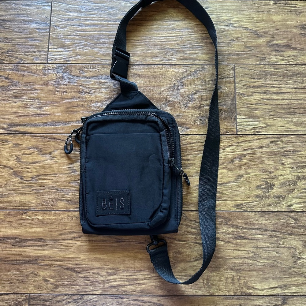 BEIS Black Crossbody Sling Bag